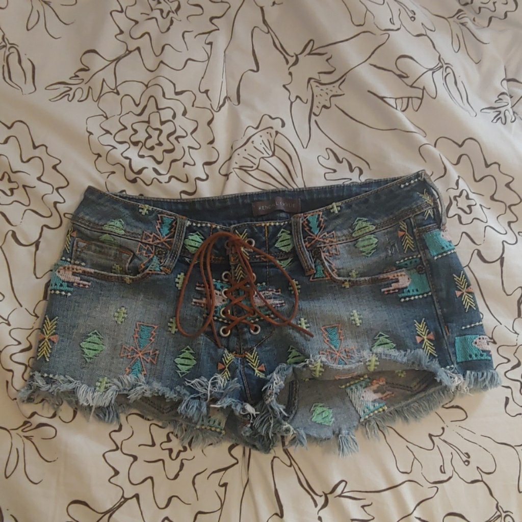 Pattern Tie Front Shorts